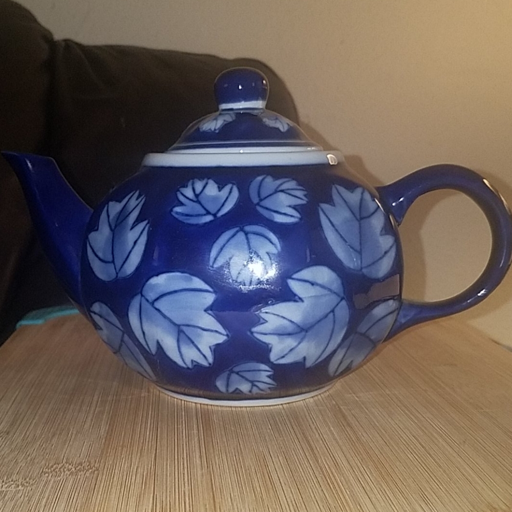 Designpak Cobalt Blue Leaves Teapot